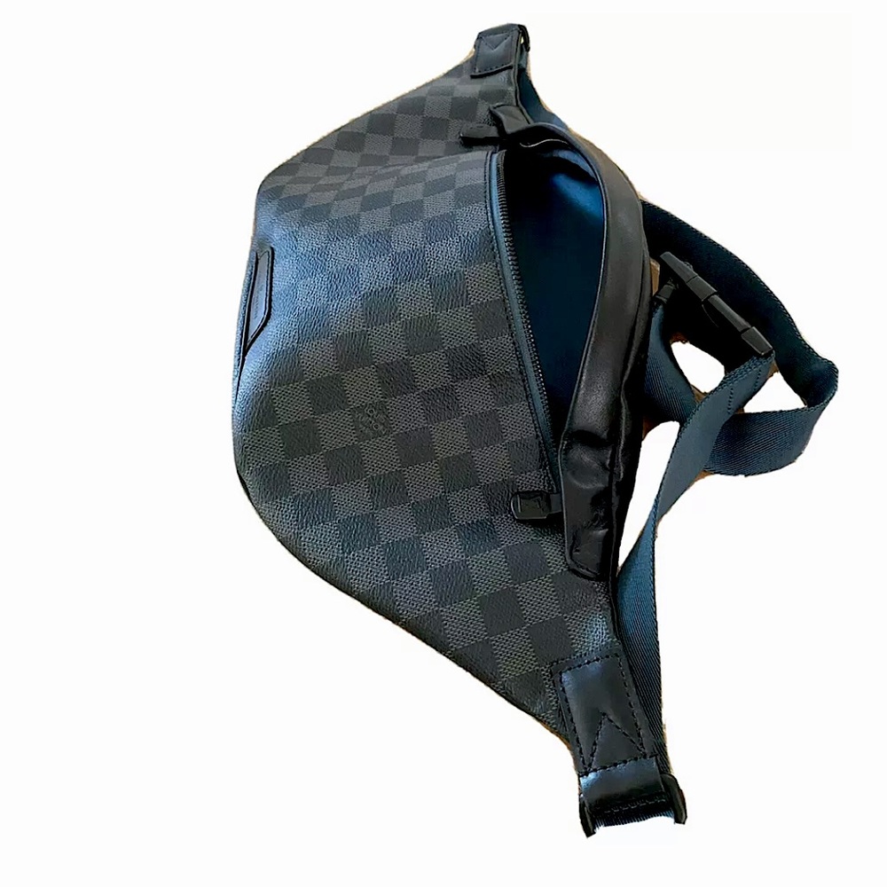 Louis Vuitton Damier Graffit Discovery BumBag